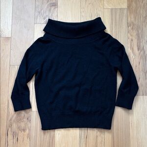 Lord and Taylor black cashmere sweater size M.
